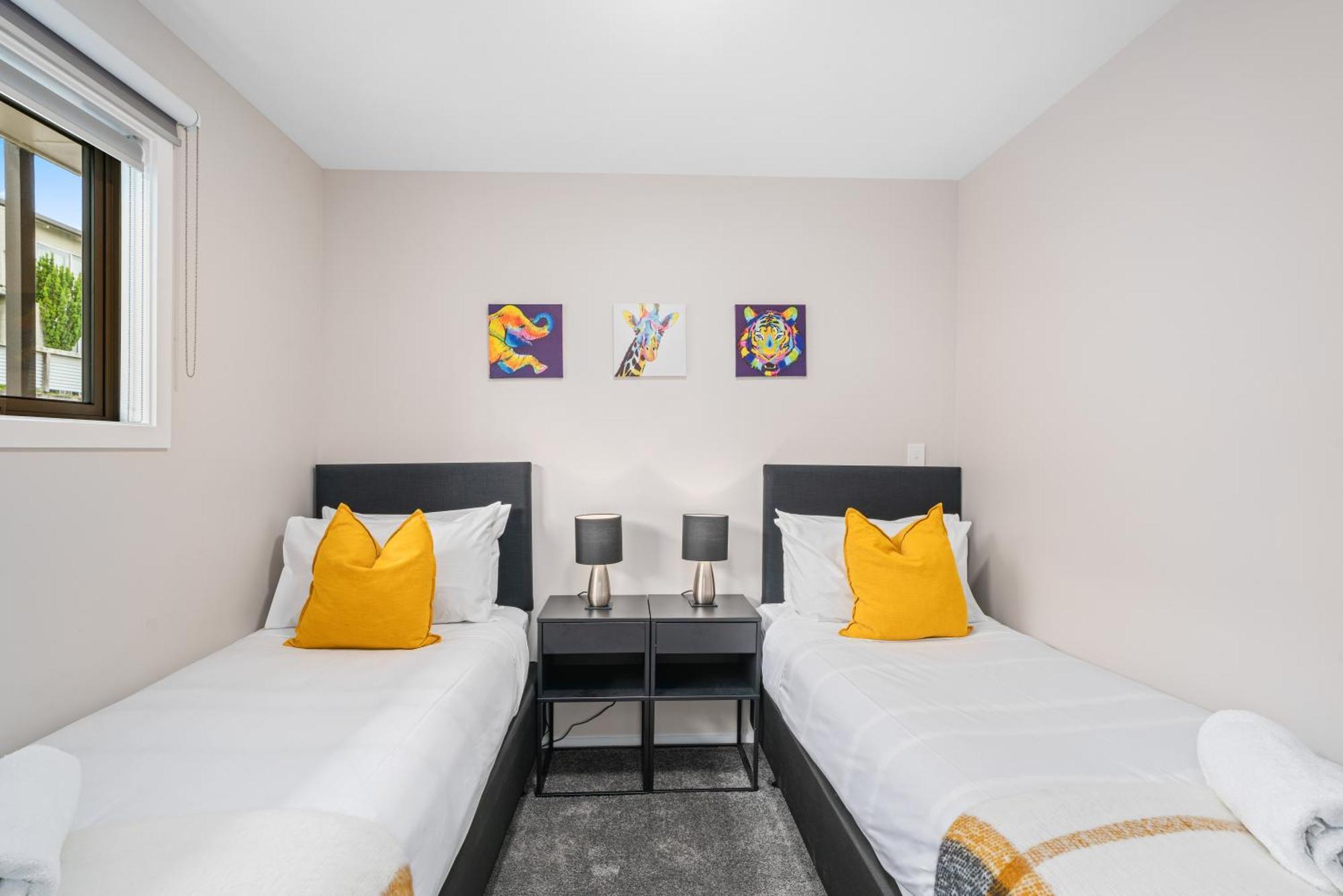 Central Location - 2 Bedroom Aptmt With Lake View Квінстаун Екстер'єр фото